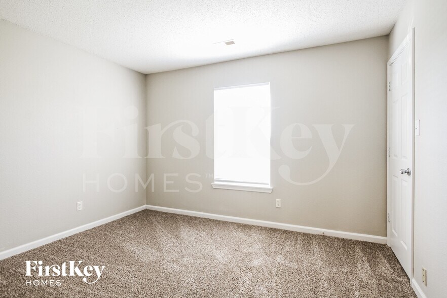 Building Photo - 7604 Wood Stream Dr