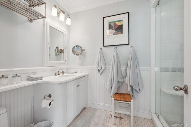 Building Photo - 24 Jennings Ave