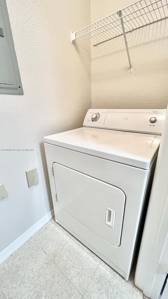 Building Photo - 126 SW Peacock Blvd