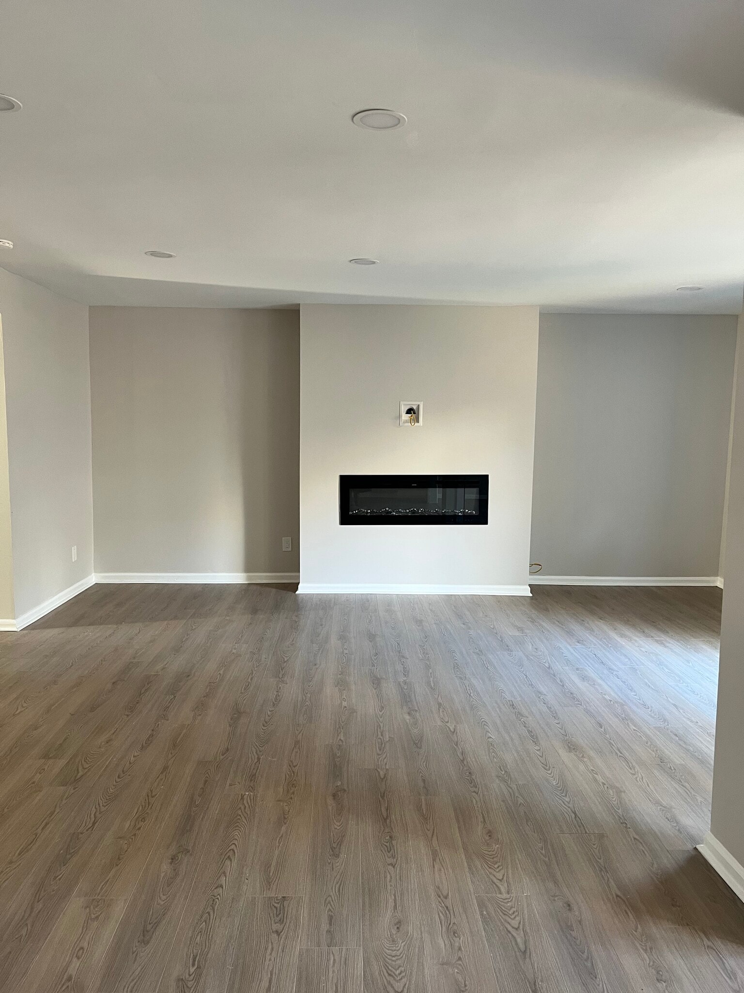 LivingRoom - 67 Forrest Pl