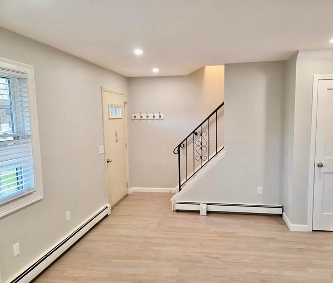 Building Photo - 69 Homestead Ln