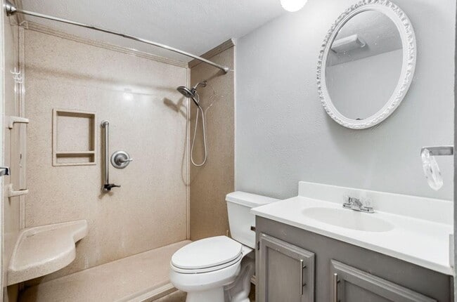 Building Photo - Location location