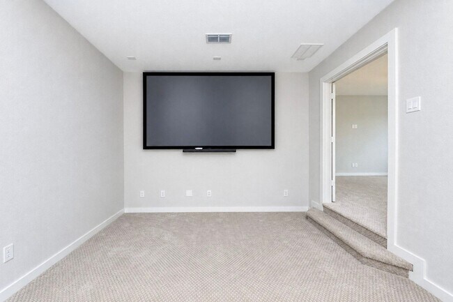 Building Photo - 10014 Oakwood Trl