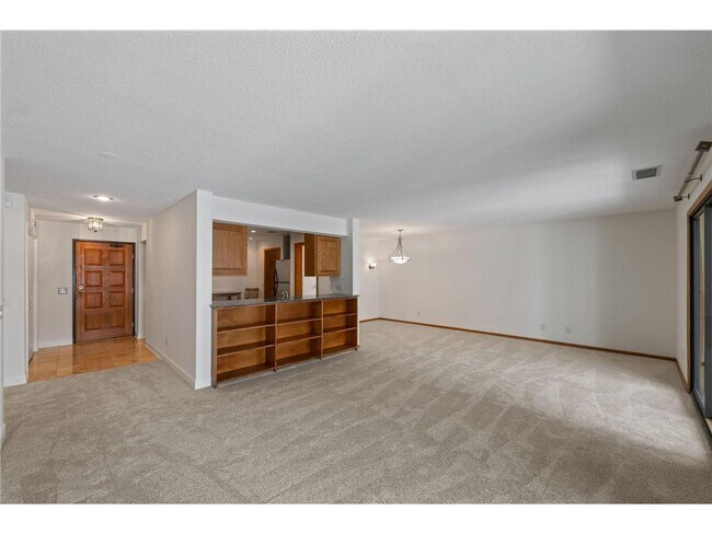 Building Photo - 7200 Cahill Rd