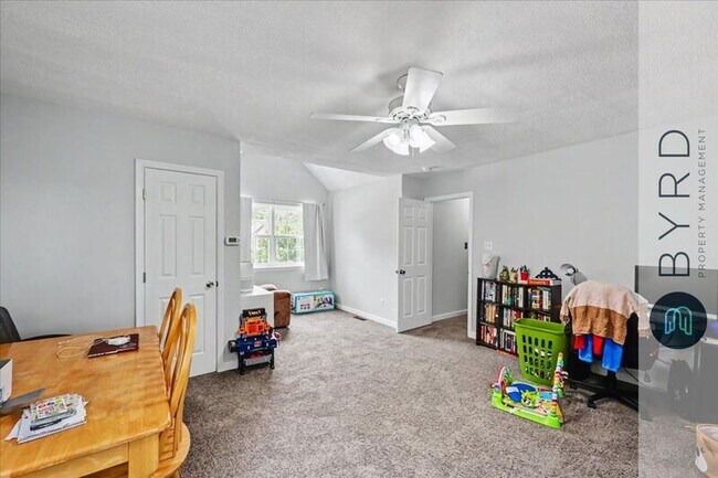 Building Photo - 6794 Sassafras Dr