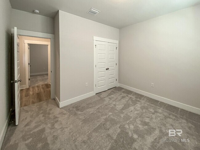 Building Photo - 324 Wickman Ave