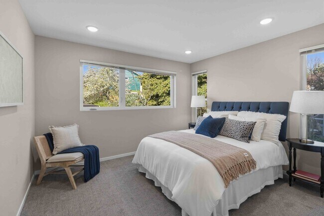 Building Photo - 3Bd/3Ba Seattle Home