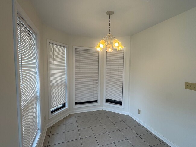 Building Photo - Patio Home with Great Location