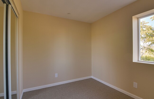 Building Photo - Barcelona Ridge Estates