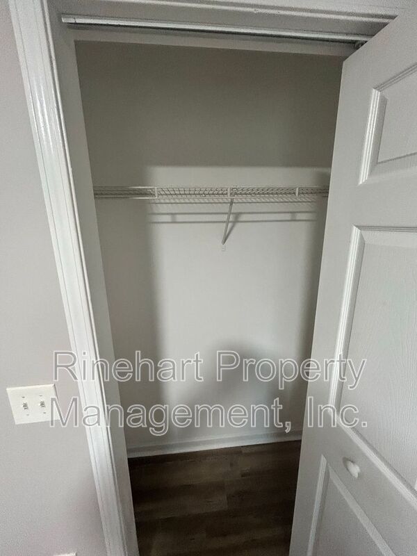 Building Photo - 1379 Pampas Cir