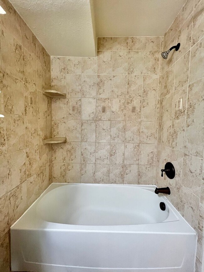 Building Photo - Charming Home Near CSU Campus – Move-In Re...