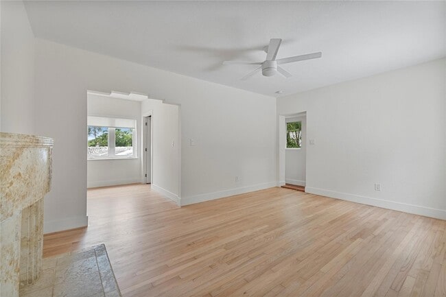 Building Photo - 2356 SW 16th Ave