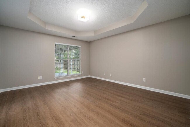 Building Photo - 132 King James Ct