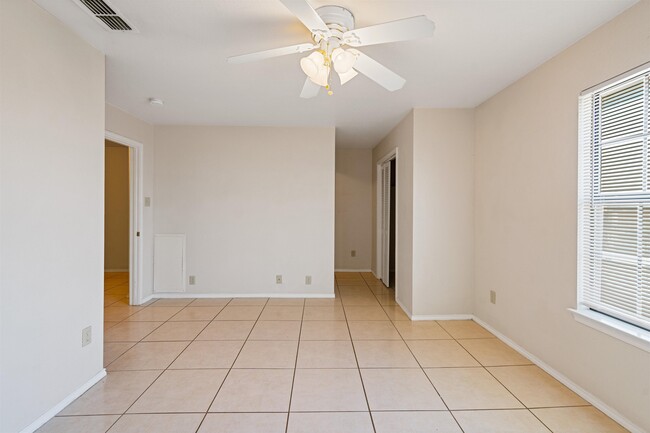 Building Photo - 113 Ramon Cardenas Dr