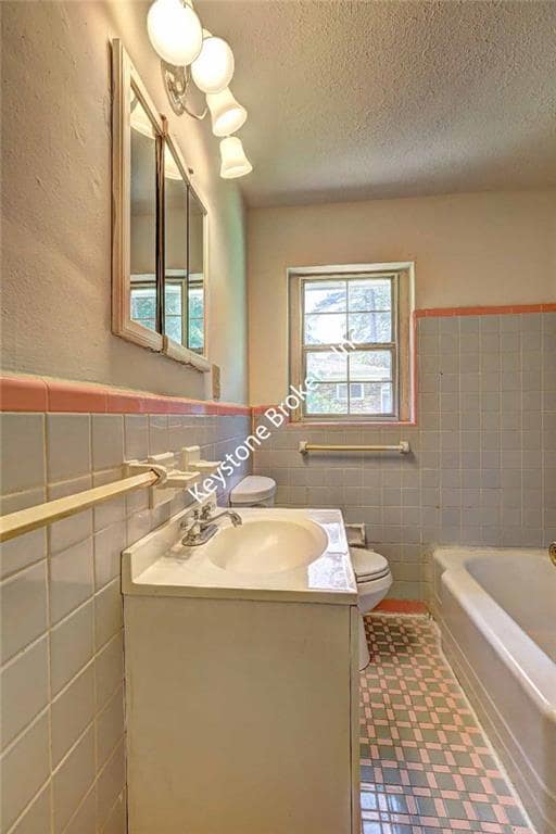 Building Photo - 2577 Graywall St