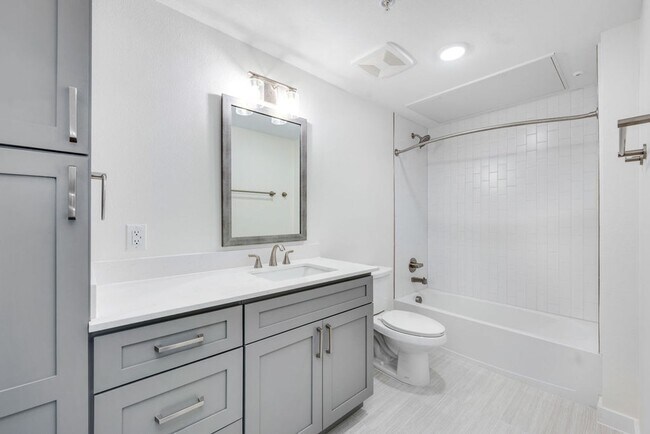 Interior Photo - Correo Place