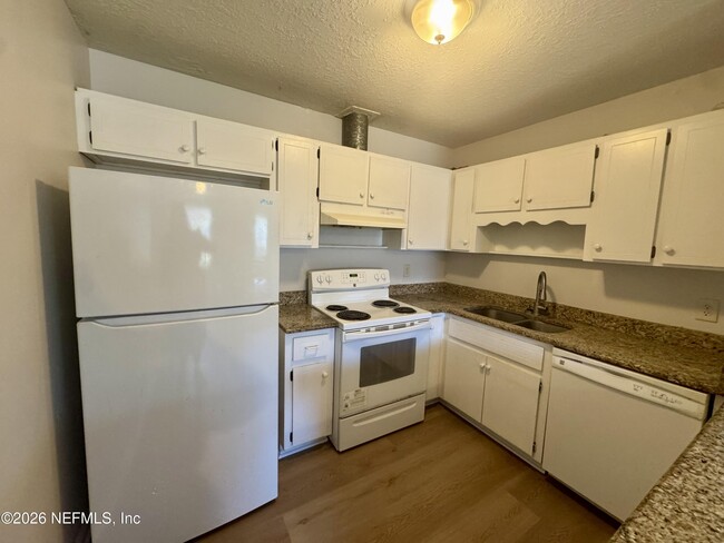 Building Photo - 8846 Cavender Dr