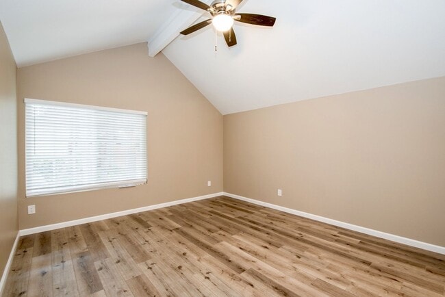 Building Photo - Welcome to this stunning 4-bedroom, 3-bathroom home in Tierrasanta