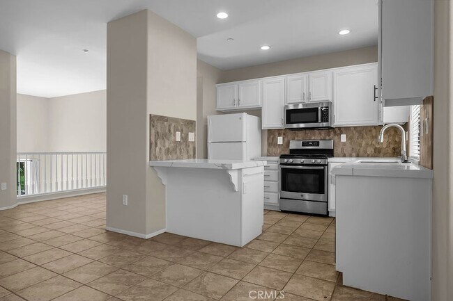 Building Photo - 210 Timberwood