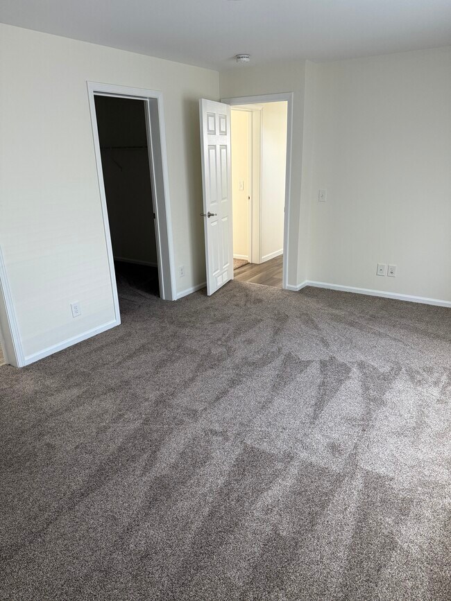 Building Photo - 305 W Uwchlan Ave