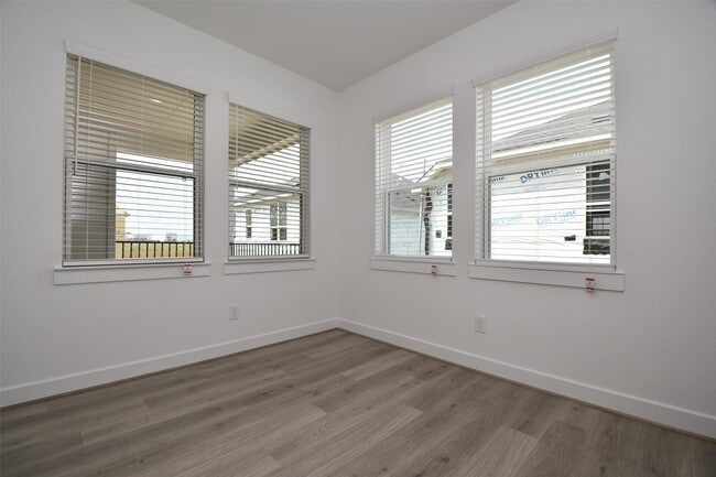 Building Photo - 2209 Via Laura Ln