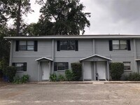 Building Photo - 3500 SW 29th Terrace
