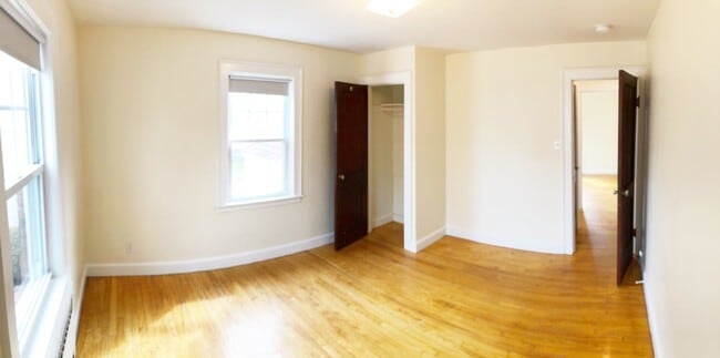 Building Photo - Good credit and solid income required!