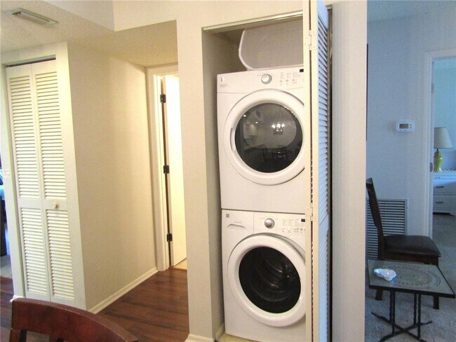 Building Photo - 4632 Ringwood Meadow