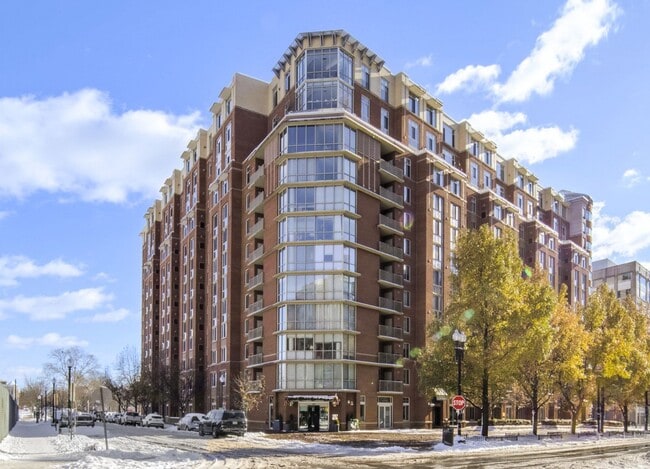 Building Photo - 1BR w/ Parking, Pool, & Fitness Center plu...