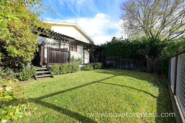 Building Photo - 40 Martinez Ct