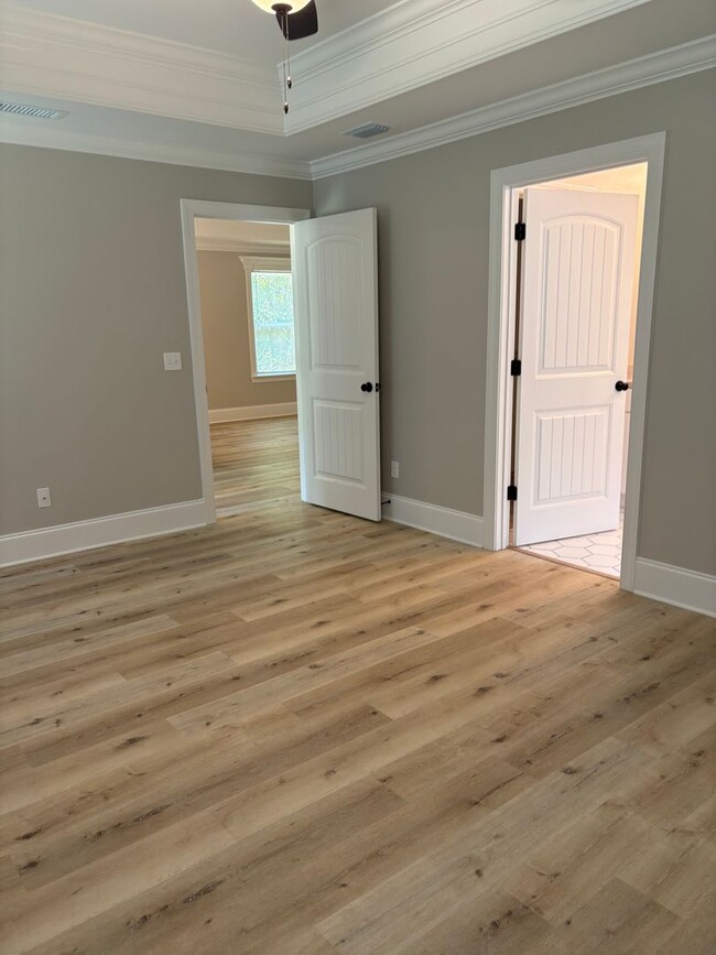 Building Photo - New 4 Bedroom Home Available Now