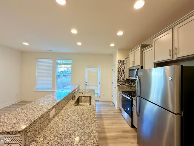 Building Photo - 4201 Little Fellow Ln