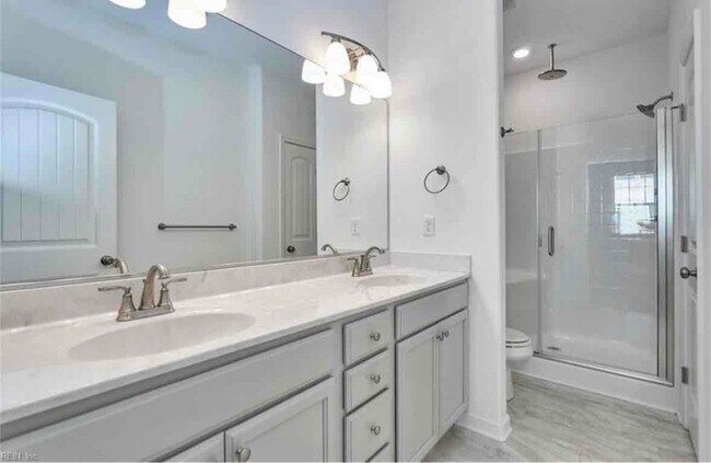 Building Photo - 1420 Waltham Ln