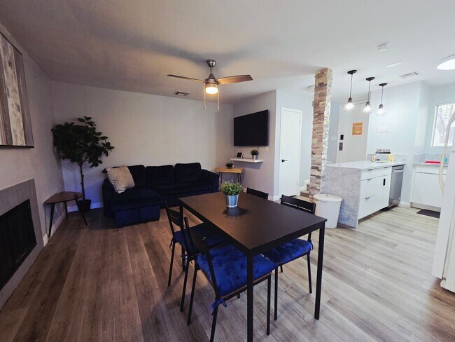 Building Photo - Fully Furnished 2-Bedroom Townhouse Near the Strip, UNLV & Airport