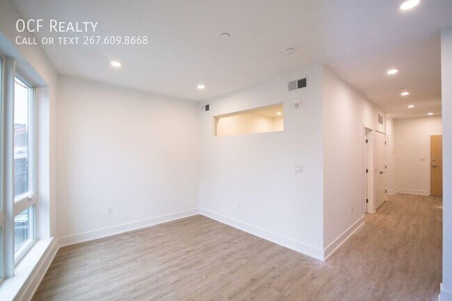 Building Photo - 1325 N Lee St