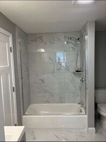 Building Photo - 72 3rd St