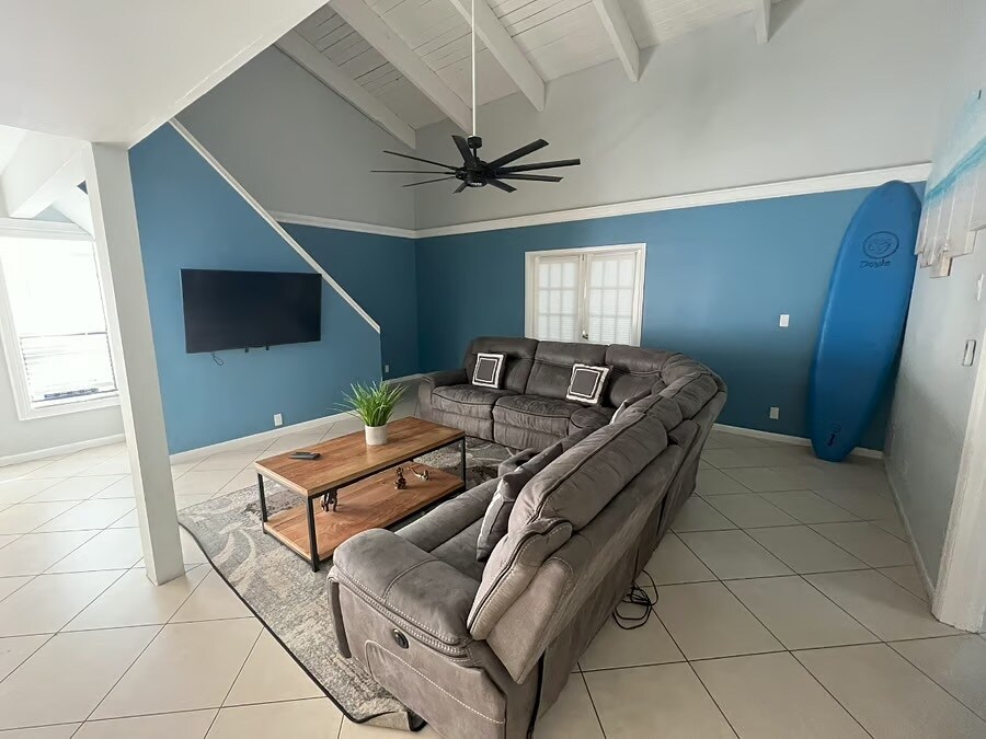 Building Photo - 2417 Sundy Ave