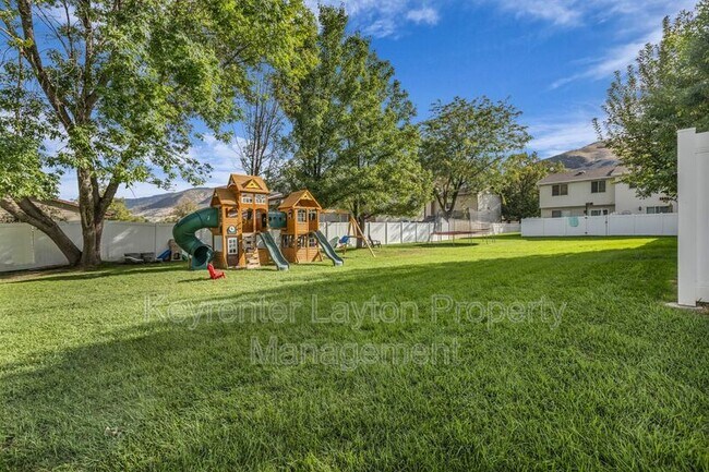 Building Photo - 105 E 820 S
