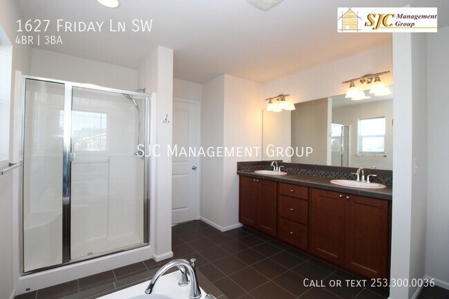 Building Photo - 1627 Friday Ln SW