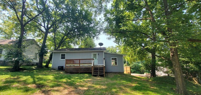 Building Photo - 2935 E Republic Rd