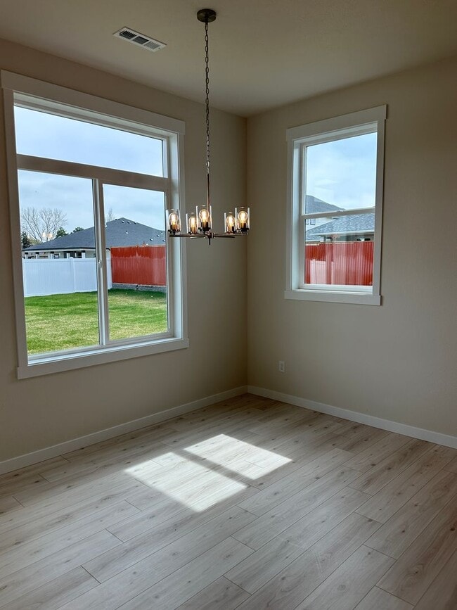 Building Photo - Alderbrook Homes, Newer Construction!