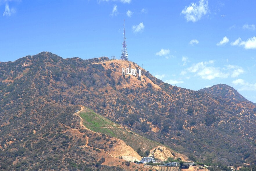 THE PHOTOS DON'T DO IT JUSTICE! - 7353 Pyramid Pl