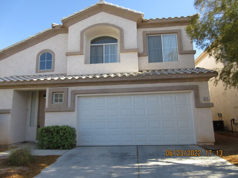 Primary Photo - 211 Tayman Park Ave