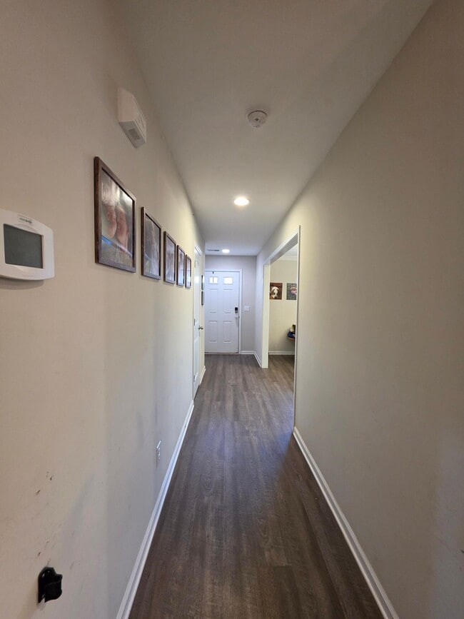 Building Photo - 147 Niblick Dr