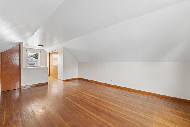Building Photo - 375 E Royal Forest Blvd