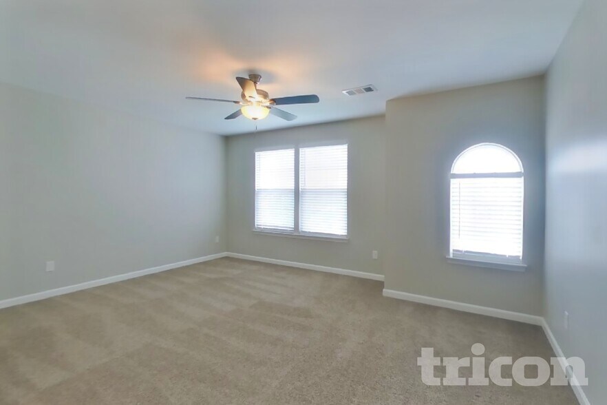 Building Photo - 2920 Cherry Point Ln
