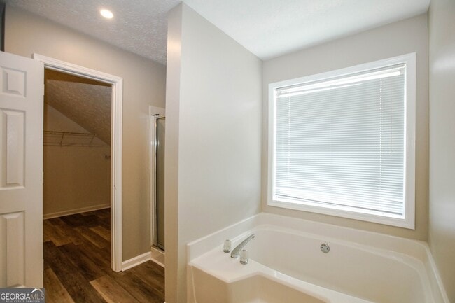 Building Photo - 4130 Wildridge Dr