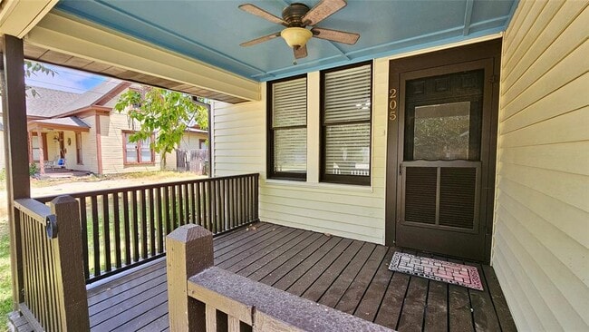 Building Photo - 205 S Granger