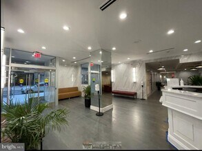 Building Photo - 2101 Chestnut St