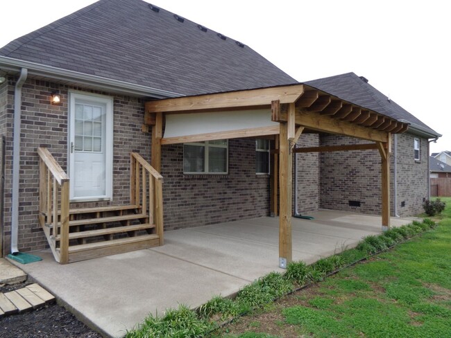 Building Photo - 2910 Ridgewood Dr